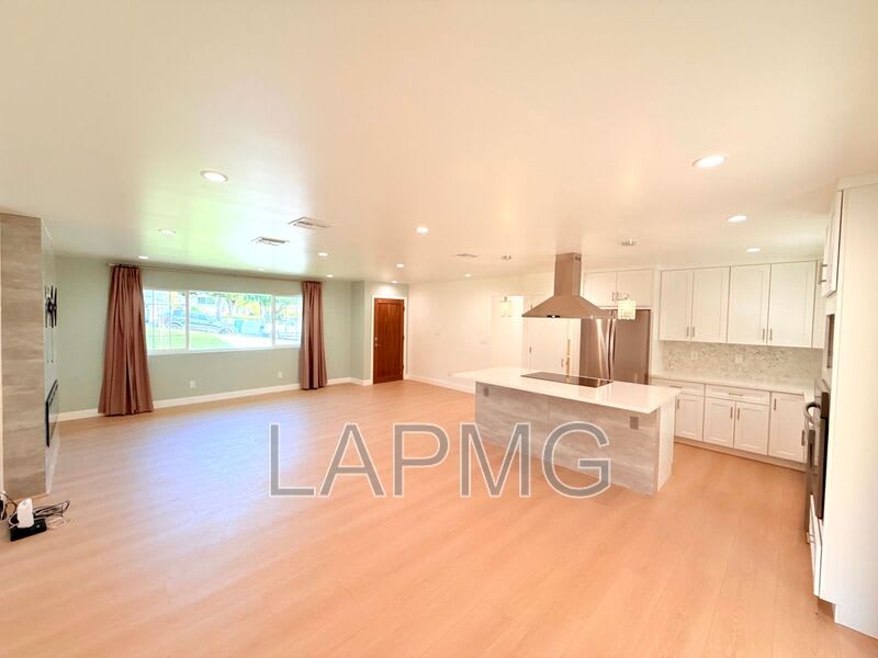 10839 Fellows Avenue – photo 5