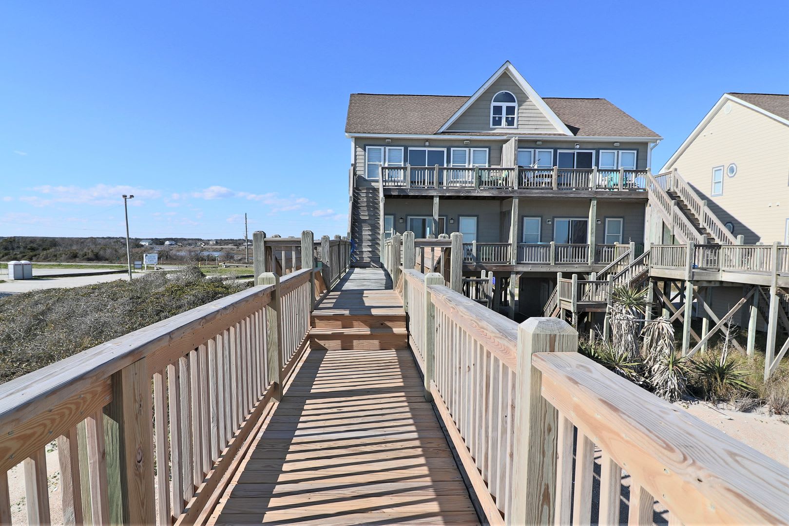 Pet Friendly Off Season Rental 4 Bedroom Oceanfront Next To North Topsail Seaview Pier Available January 2027 To April 2027 – photo 1