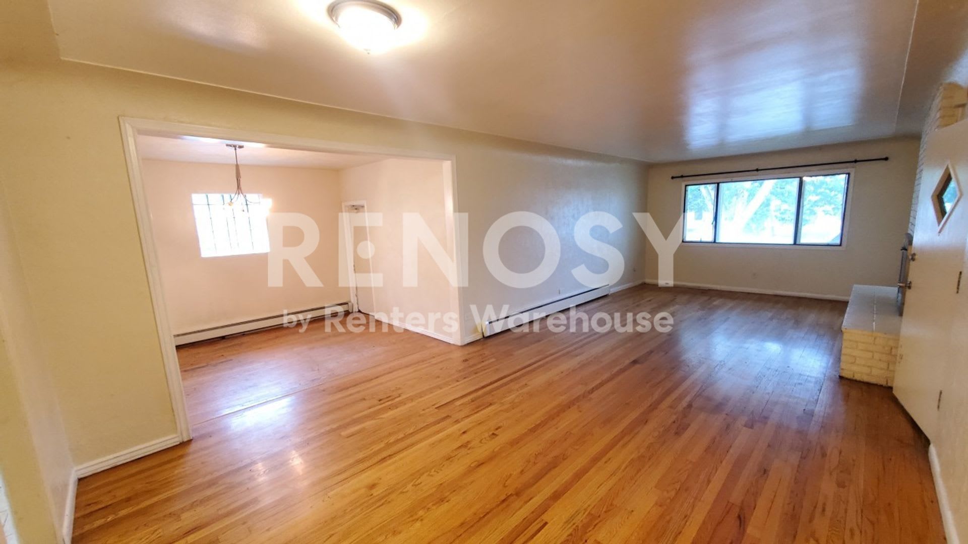 Don't miss this gorgeous 5 Bed 2 Bath home in University Hills – photo 4