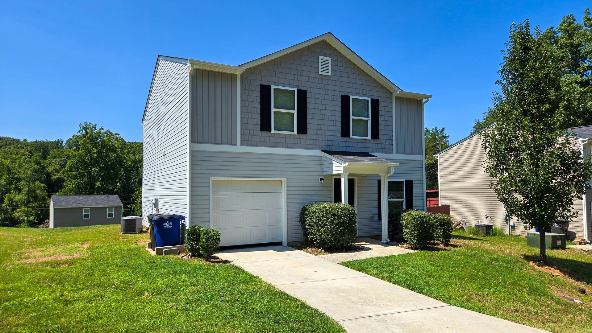 1810 South Hill Ave – photo 1