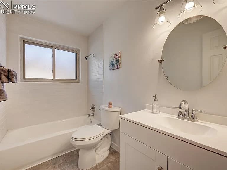 2218 Carmel Drive – photo 5