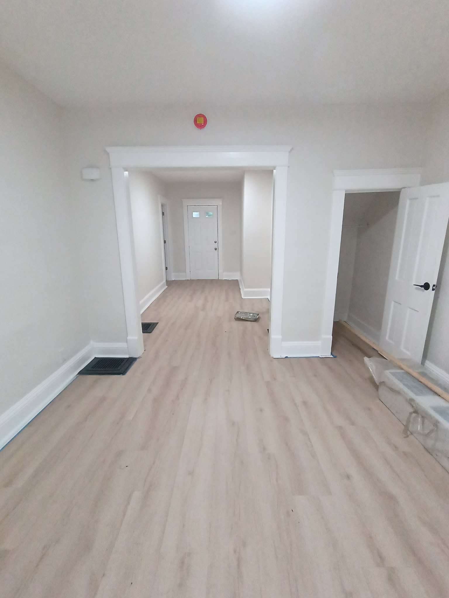 813 E Wayne St – photo 5