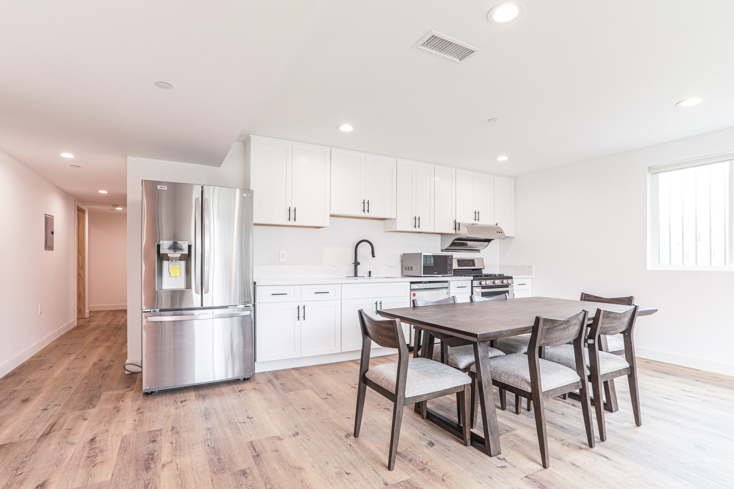 1545 W 36th Place – photo 1