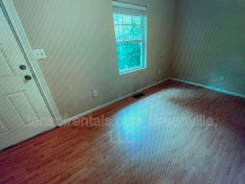 1501 Howard Drive – photo 3