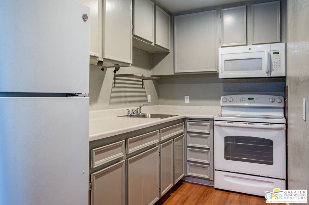 550 N Villa Ct – photo 5