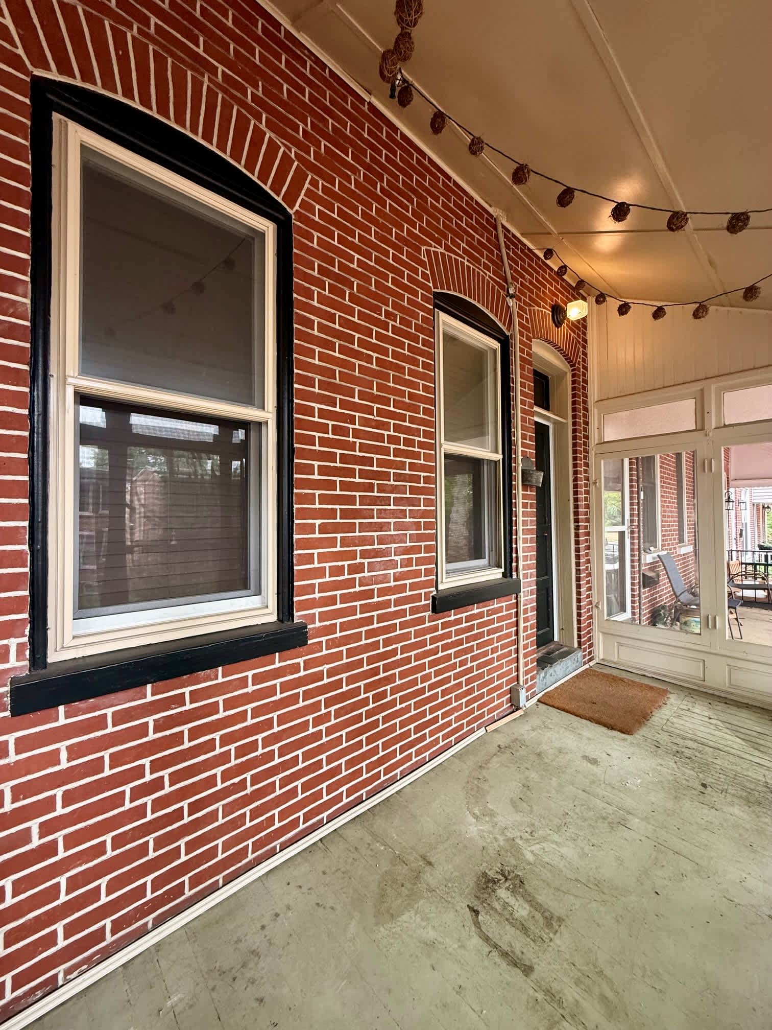 924 Lovering Avenue – photo 4