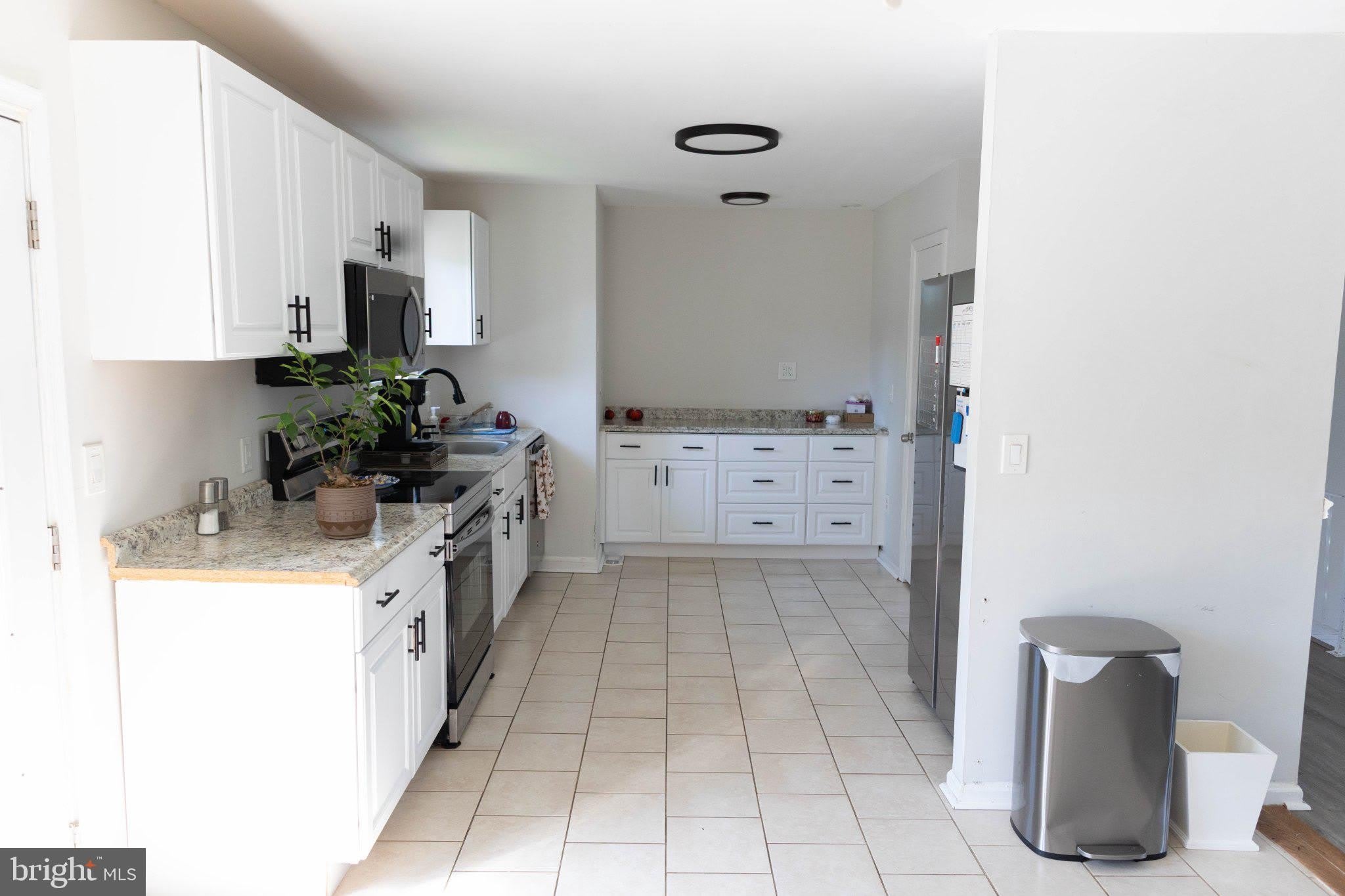 325 LONDONTOWN Road – photo 4