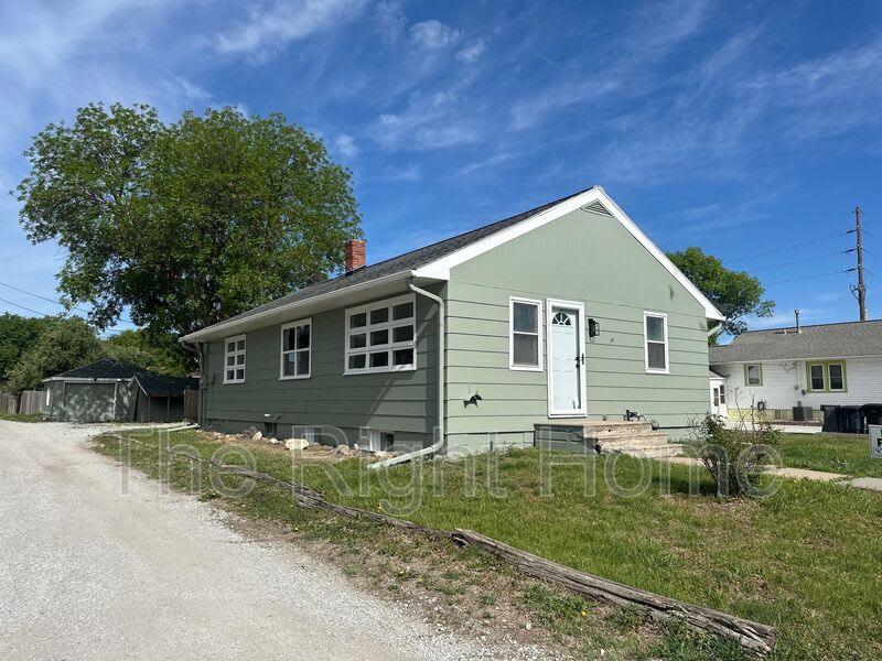 4525 N 70th St – photo 1