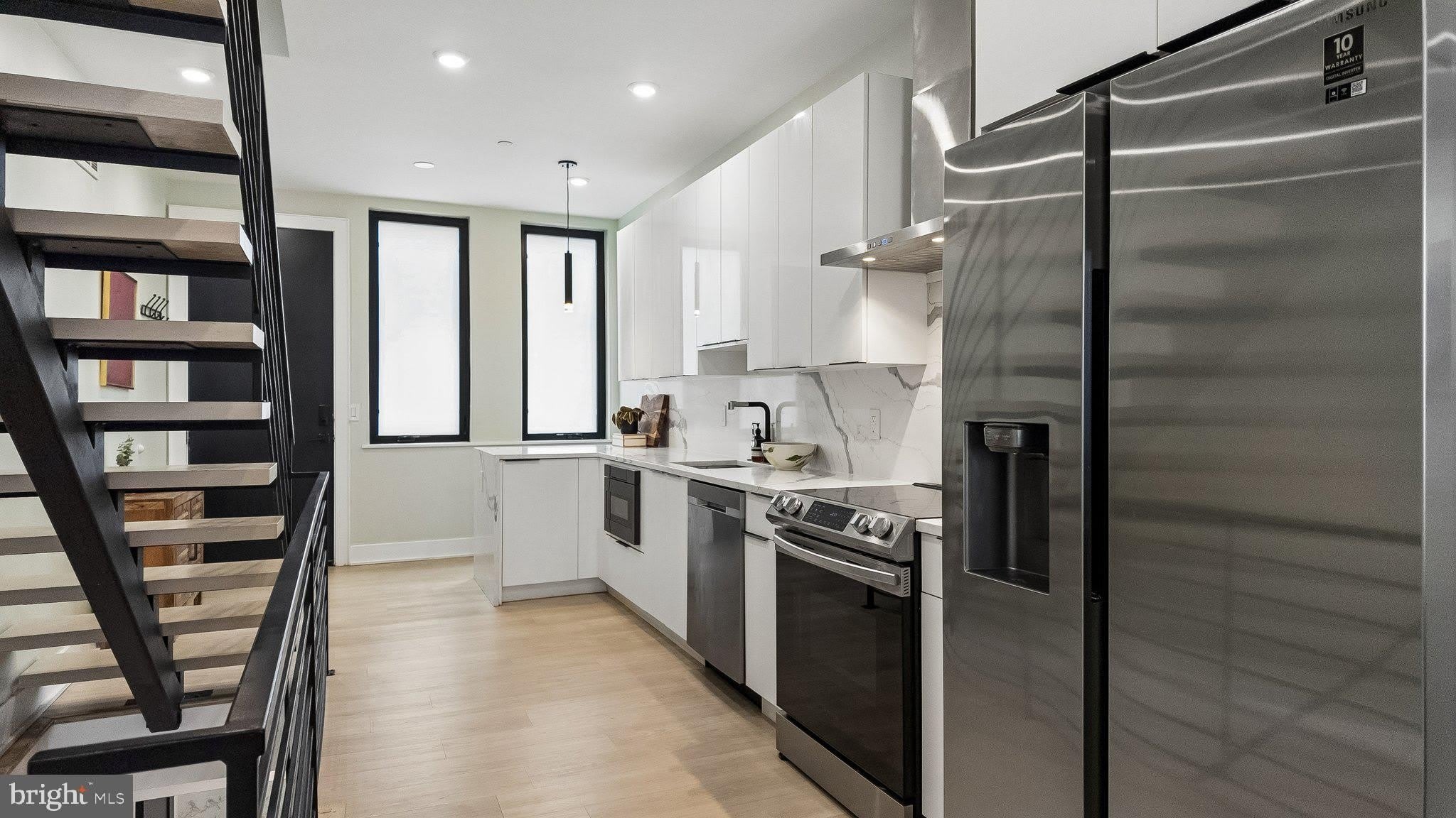 1764 WATERLOO Street – photo 5