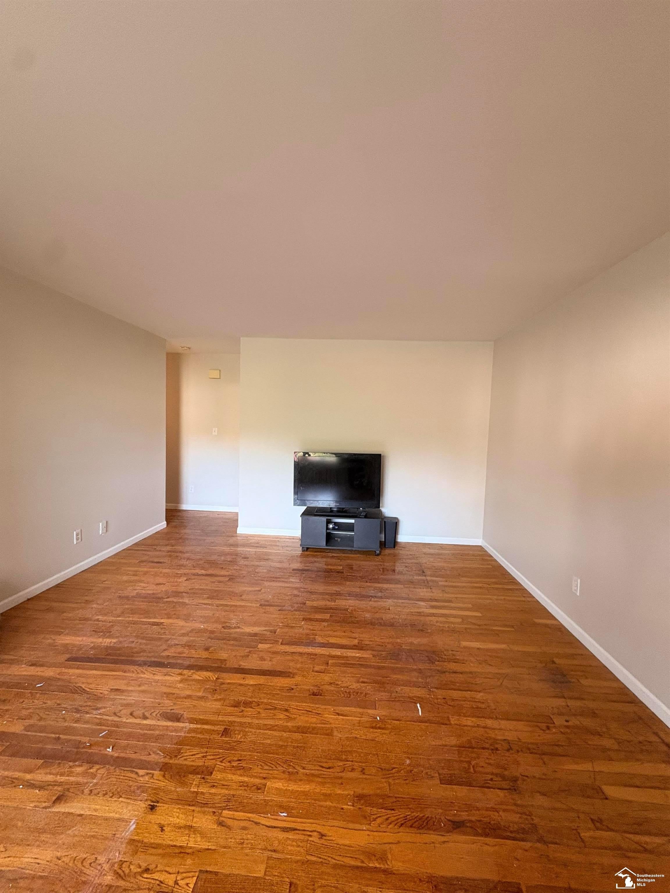 503 W 8th Street – photo 2