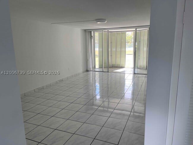 1701 NE 191st St – photo 3