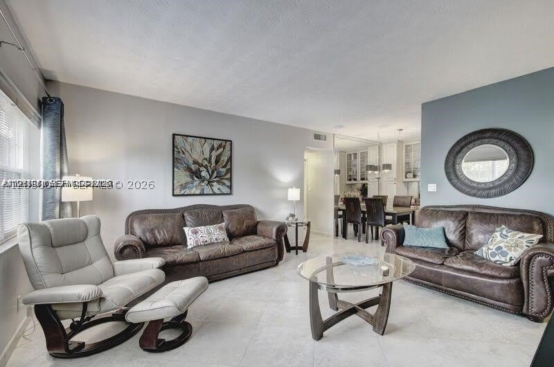 221 SE 9th Ave – photo 3