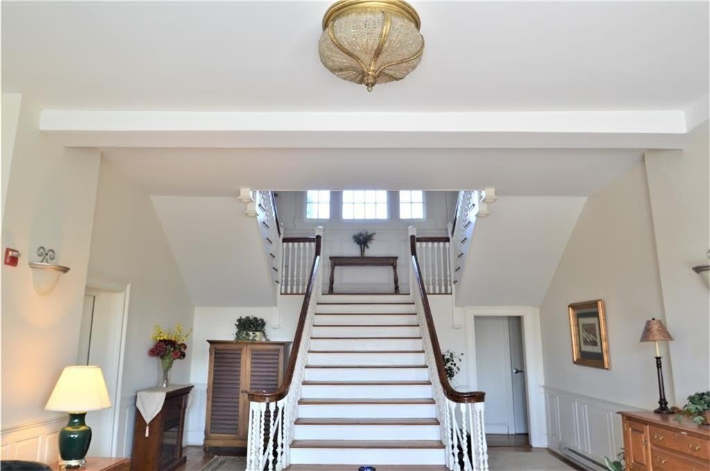 398 Wolcott Avenue – photo 3