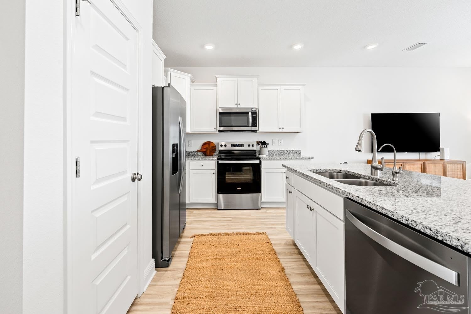 72 Phoenix St – photo 3