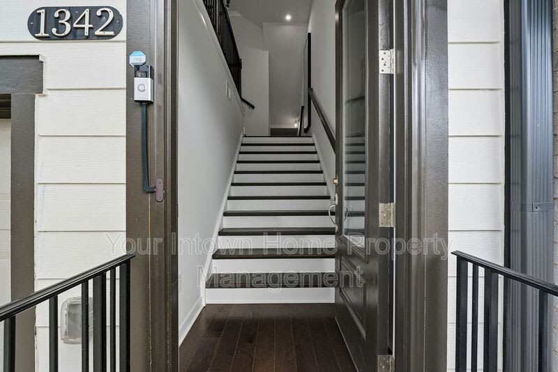 1342 Stanley Park Dr – photo 3