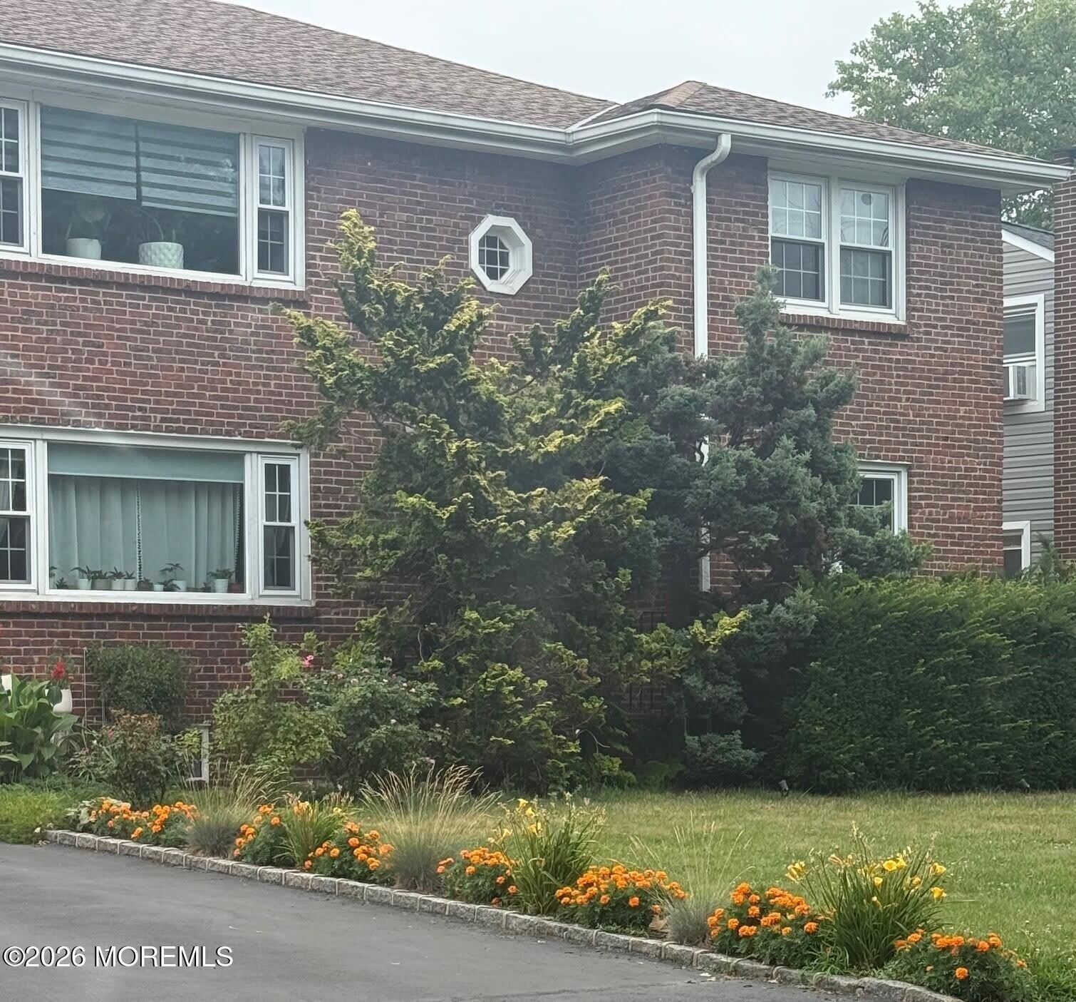 224 Colonial Avenue – photo 1