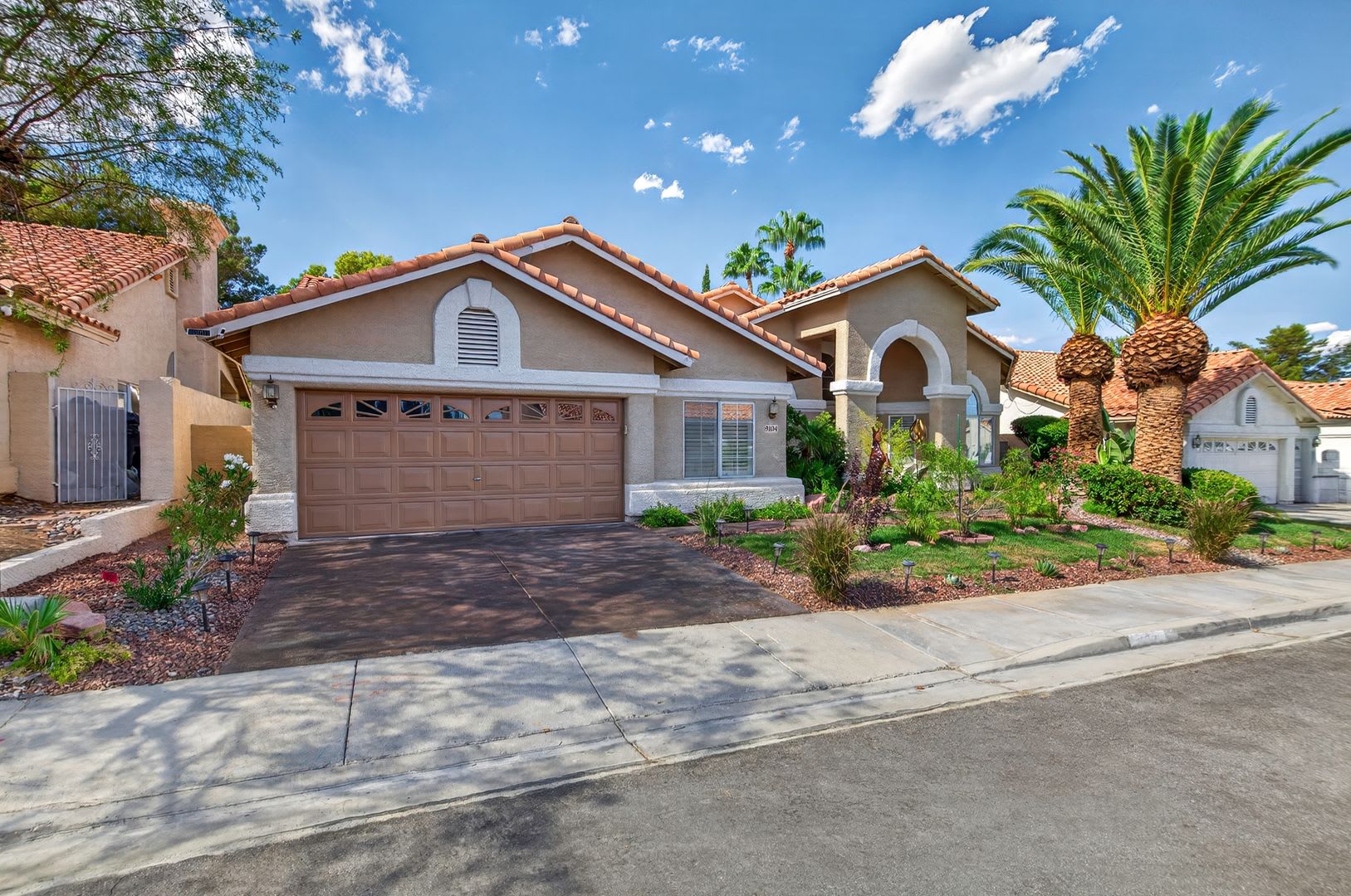 **FURNISHED** POOL! SPECTACULAR SINGLE-STORY 4-BEDROOM HOME IN PECCOLE RANCH! – photo 5
