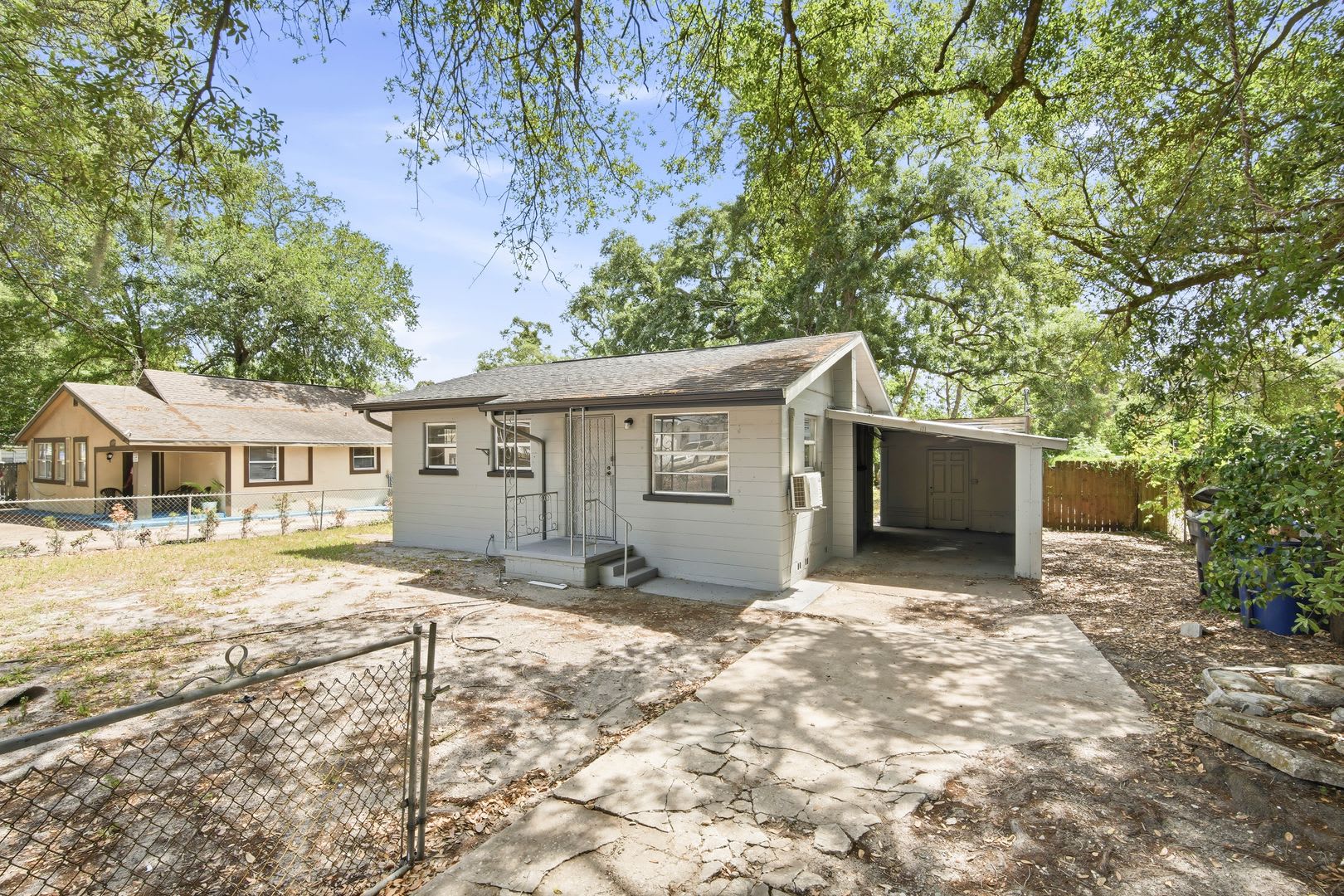 Newly Renovated 2BR Single-Family Home in Tampa – No HOA & Pet Friendly** – photo 3