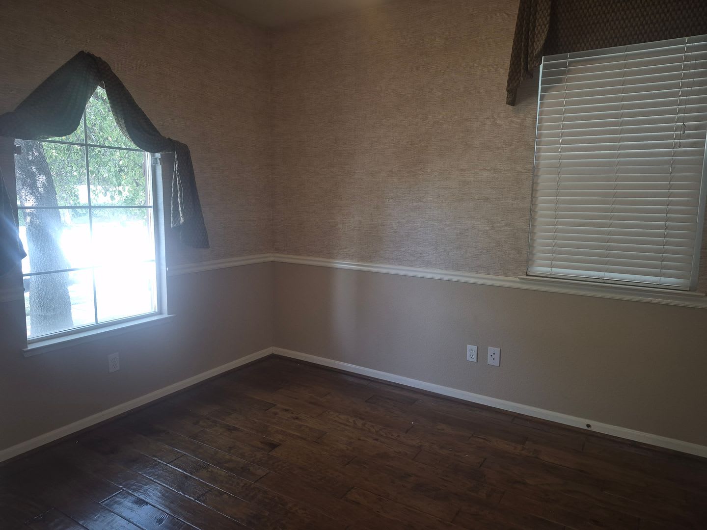 5 bedroom with 3 full baths in Westlake Community – photo 5