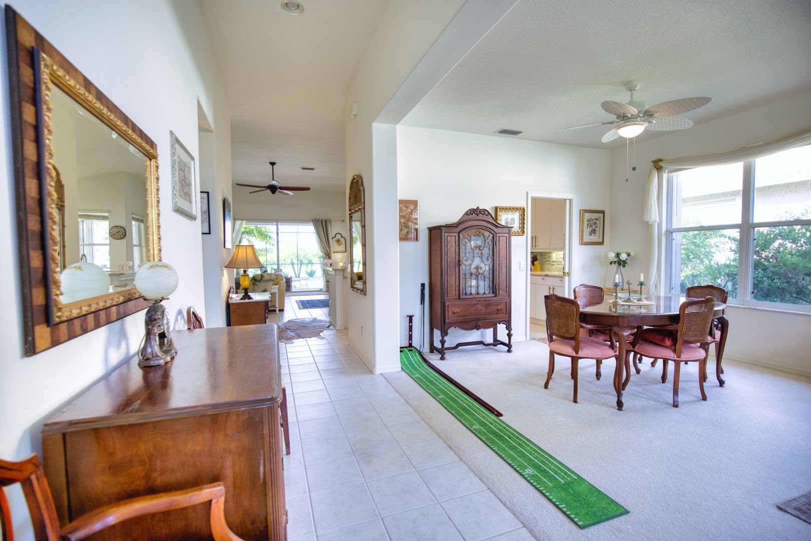 Seasonal Short-Term Single Family Pool Home in Pelican Pointe Golf & Country Club! – photo 4