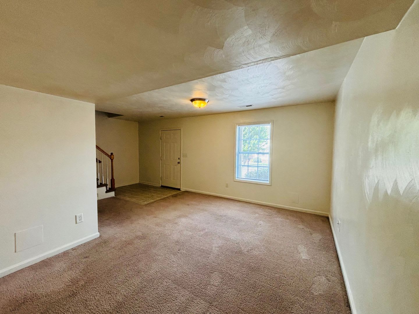3 Bedroom 2.5 Bathroom Townhouse – photo 3