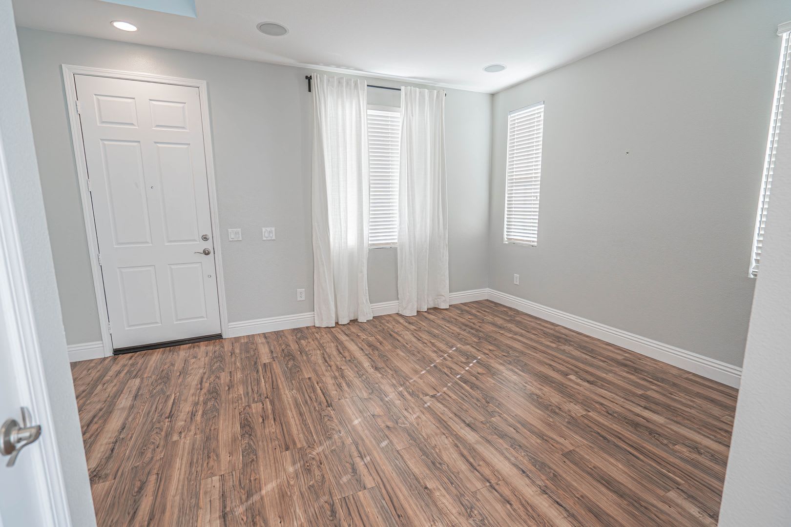 Bridgeport 4 Bedroom Home for Rent in Valencia! – photo 3