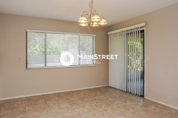 1287 Wadsworth Street Southeast – photo 2