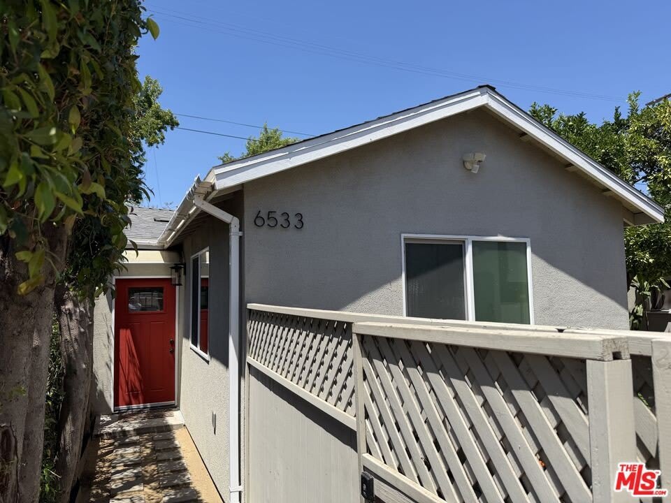 6533 Costello Ave – photo 1