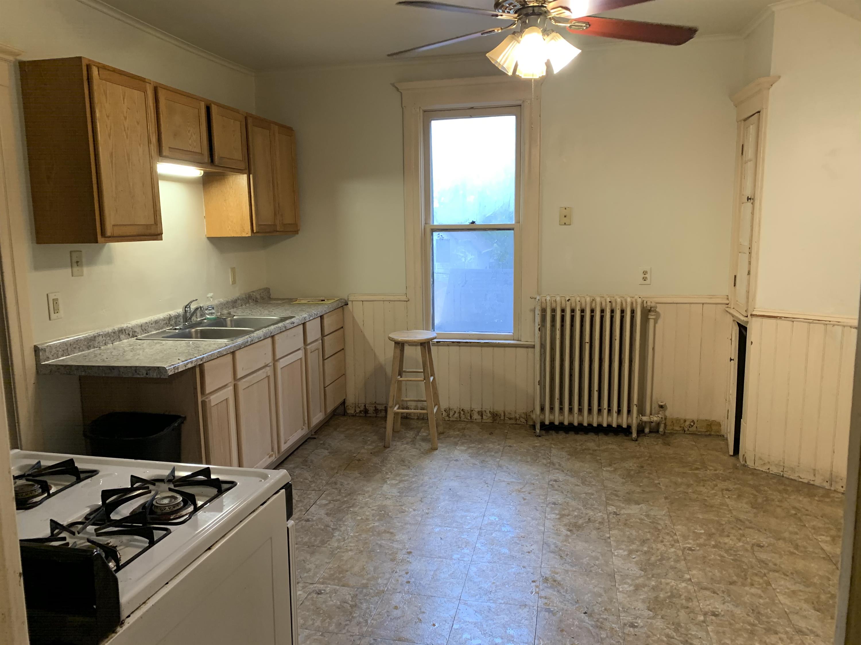 674 Jessamine Avenue East – photo 2