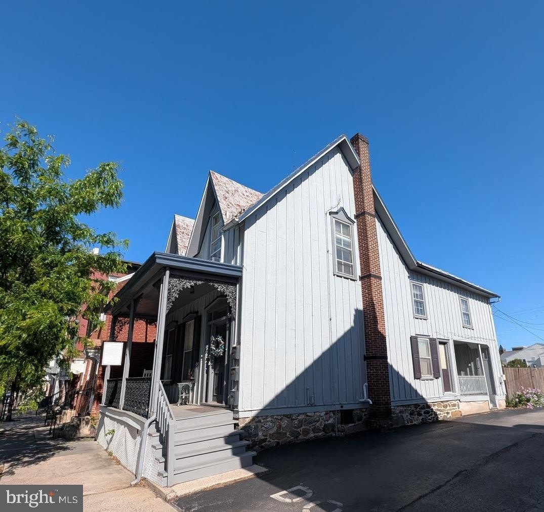 115 CHAMBERSBURG Street – photo 1