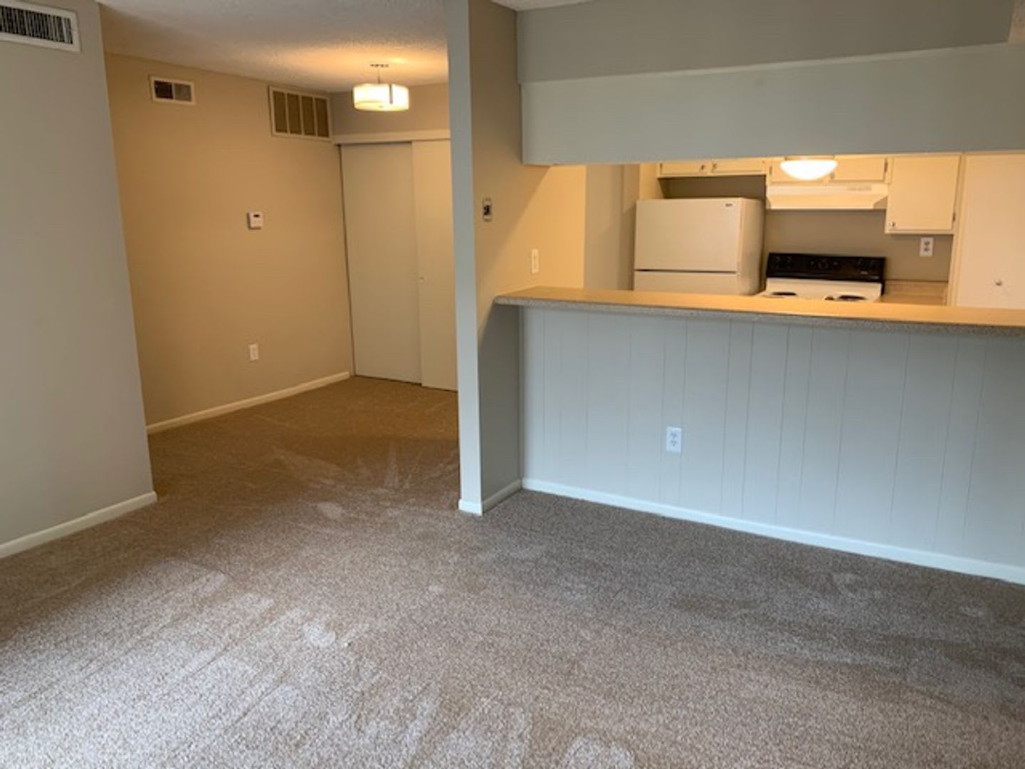 Second Floor 2BD/2BA Condo in Whispering Oaks! – photo 2