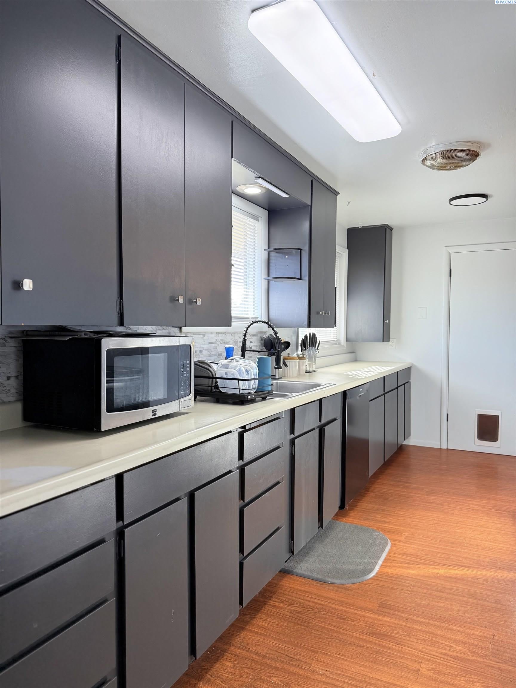 1326 W 4th Ave – photo 3