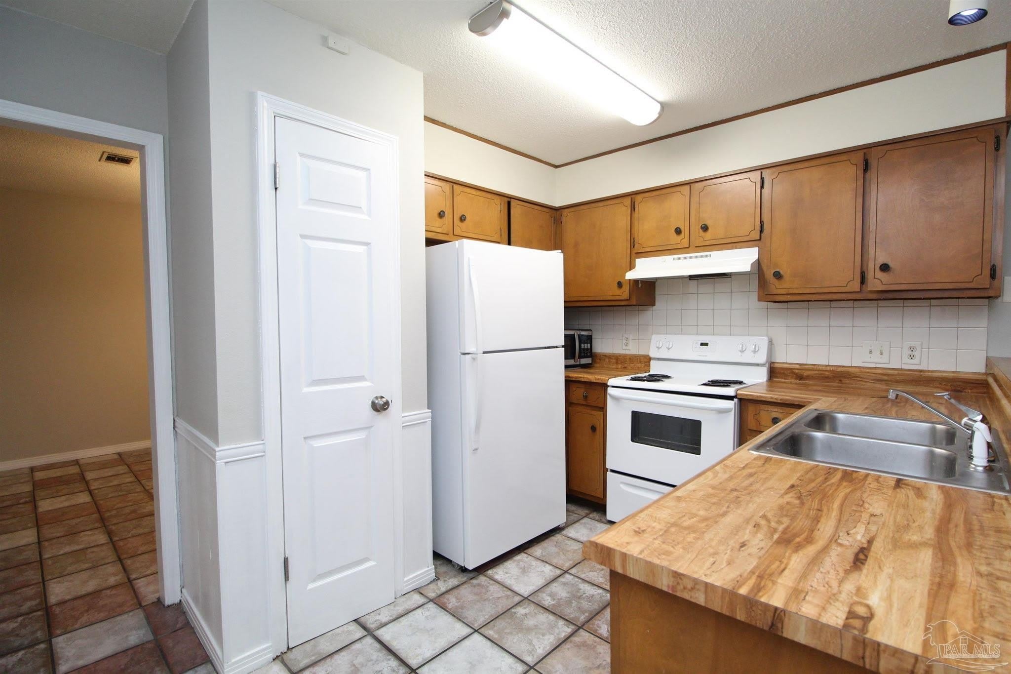 5250 Powrie Dr – photo 4