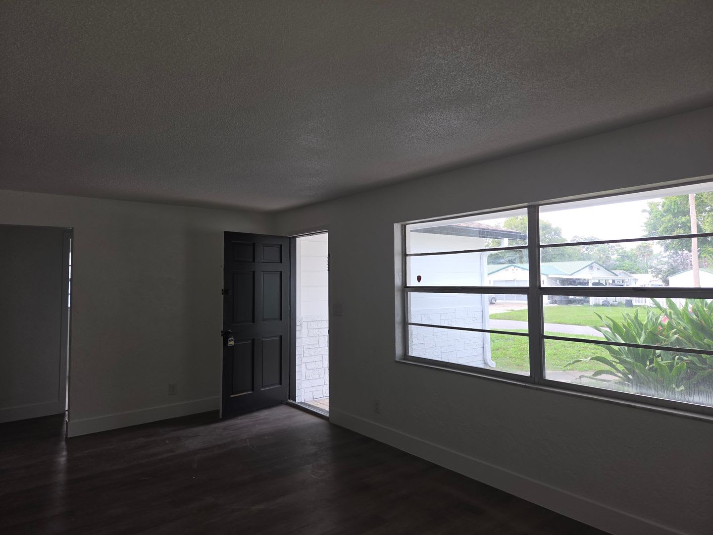 For Rent 3 Bedroom 2 Bath – photo 3