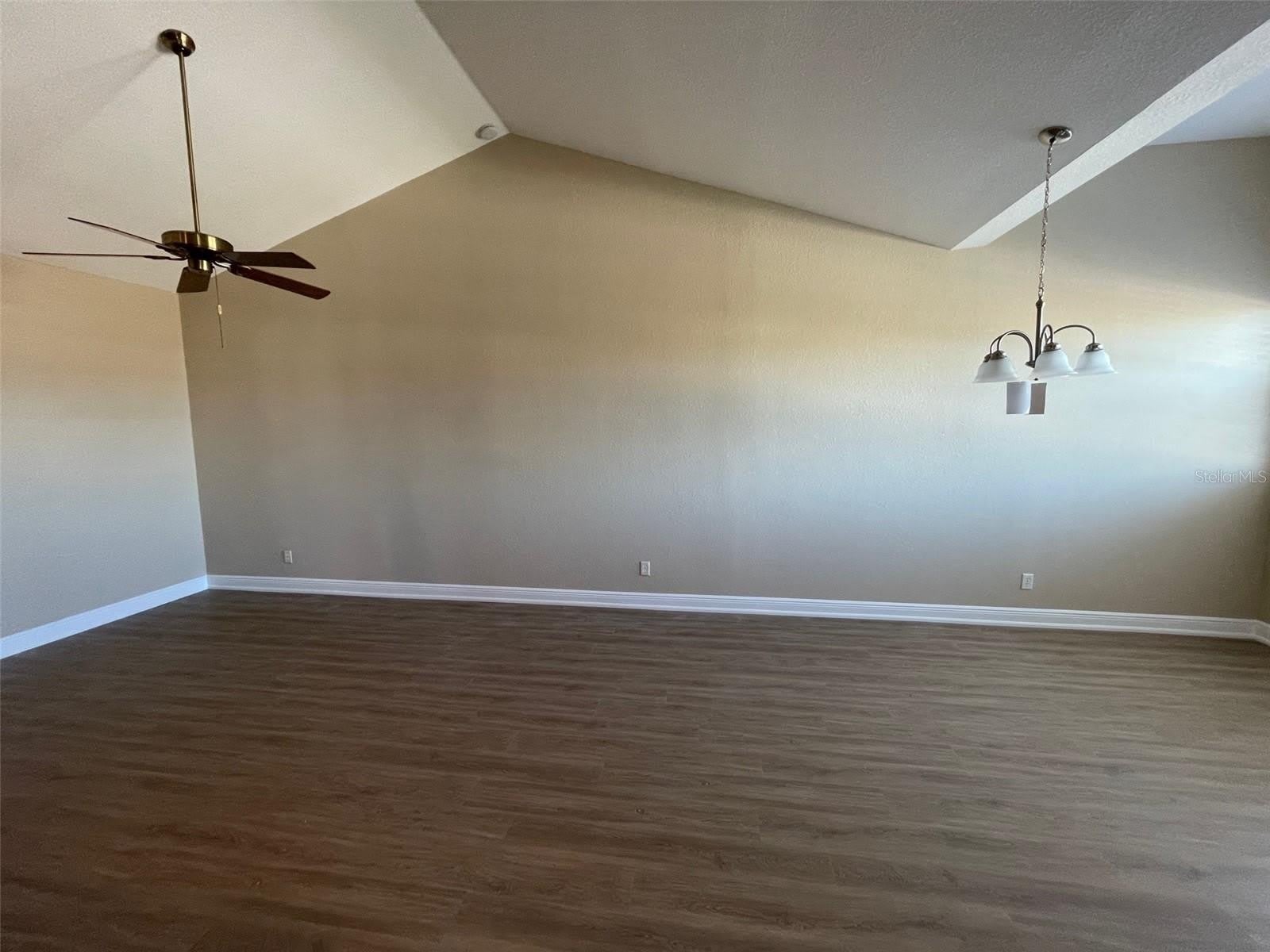 10365 PENDLETON Avenue – photo 5