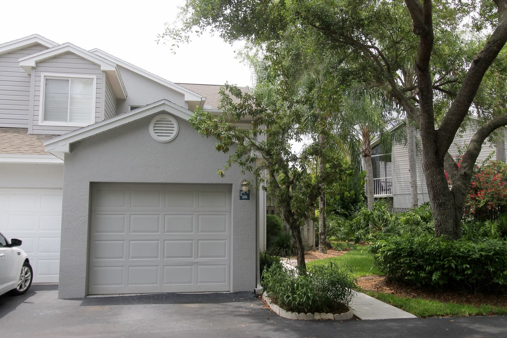 Ask About The Two Weeks Free Perfect Location Lakeside 3 Bed 2 Bath Condo One Car Garage North Naples – photo 1