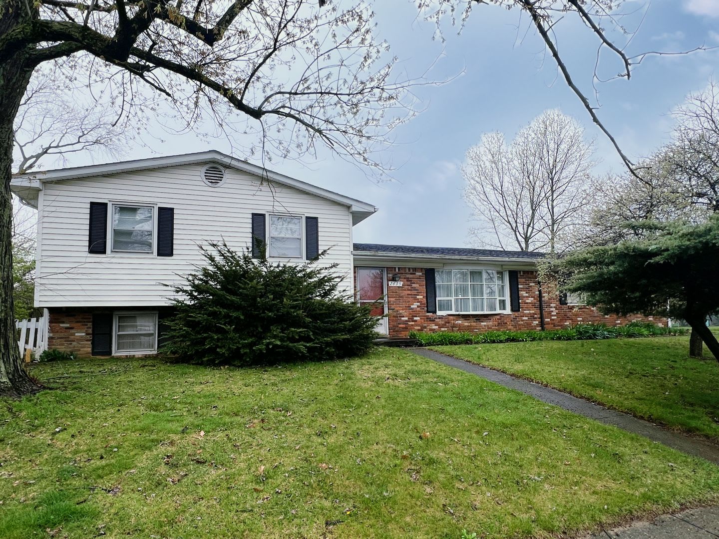 Well-maintained 4-bed, 2-bath Home in the WL School District – photo 1