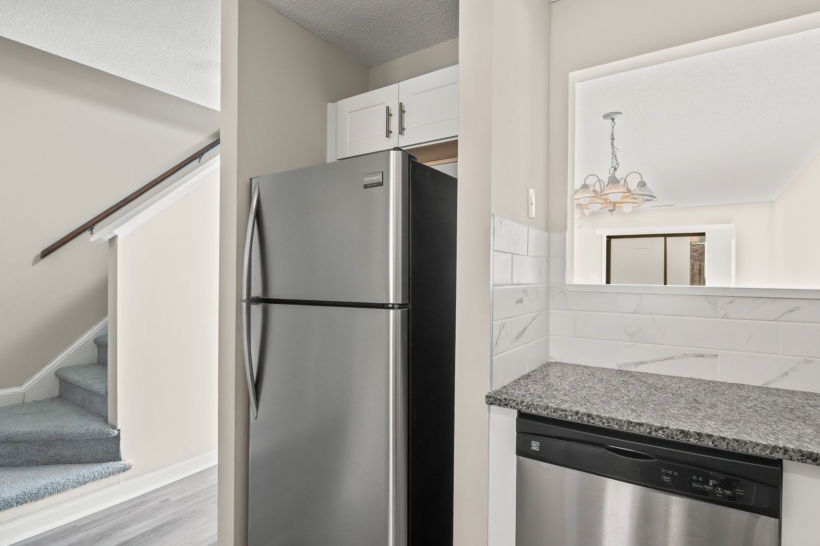 Delightful Two bedroom townhouse available NOW – photo 5