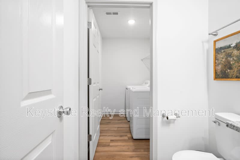 933 Center Road – photo 4