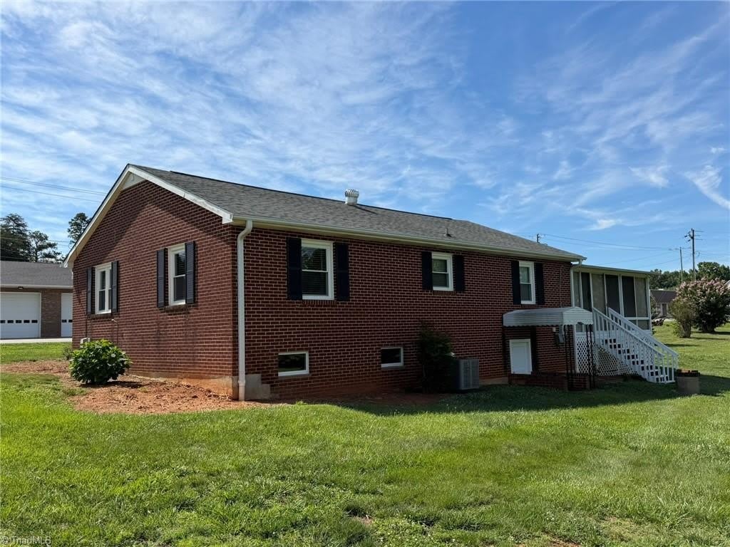 2421 Smithtown Road – photo 3