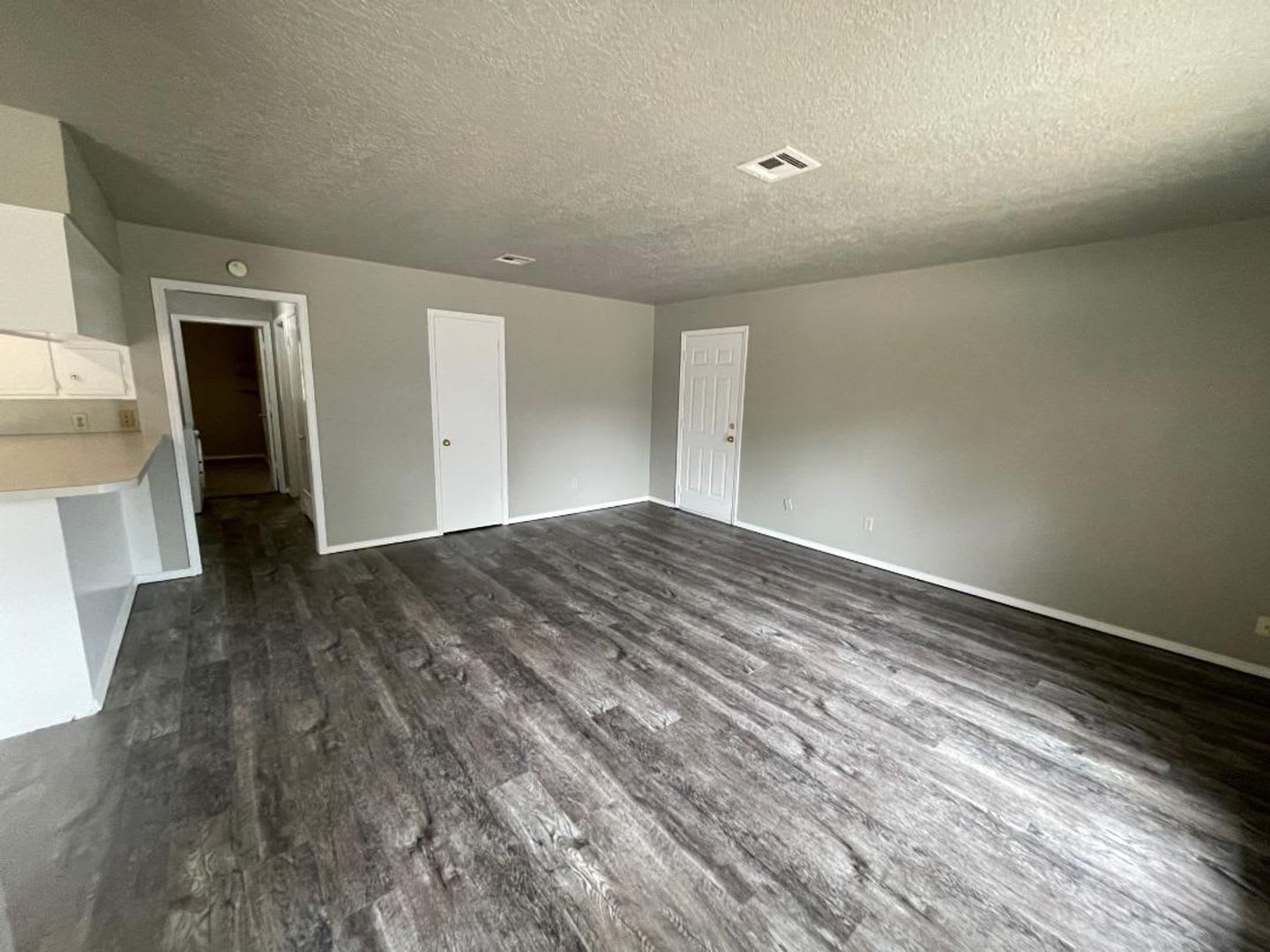 2 Bedroom Duplex For Lease – photo 2
