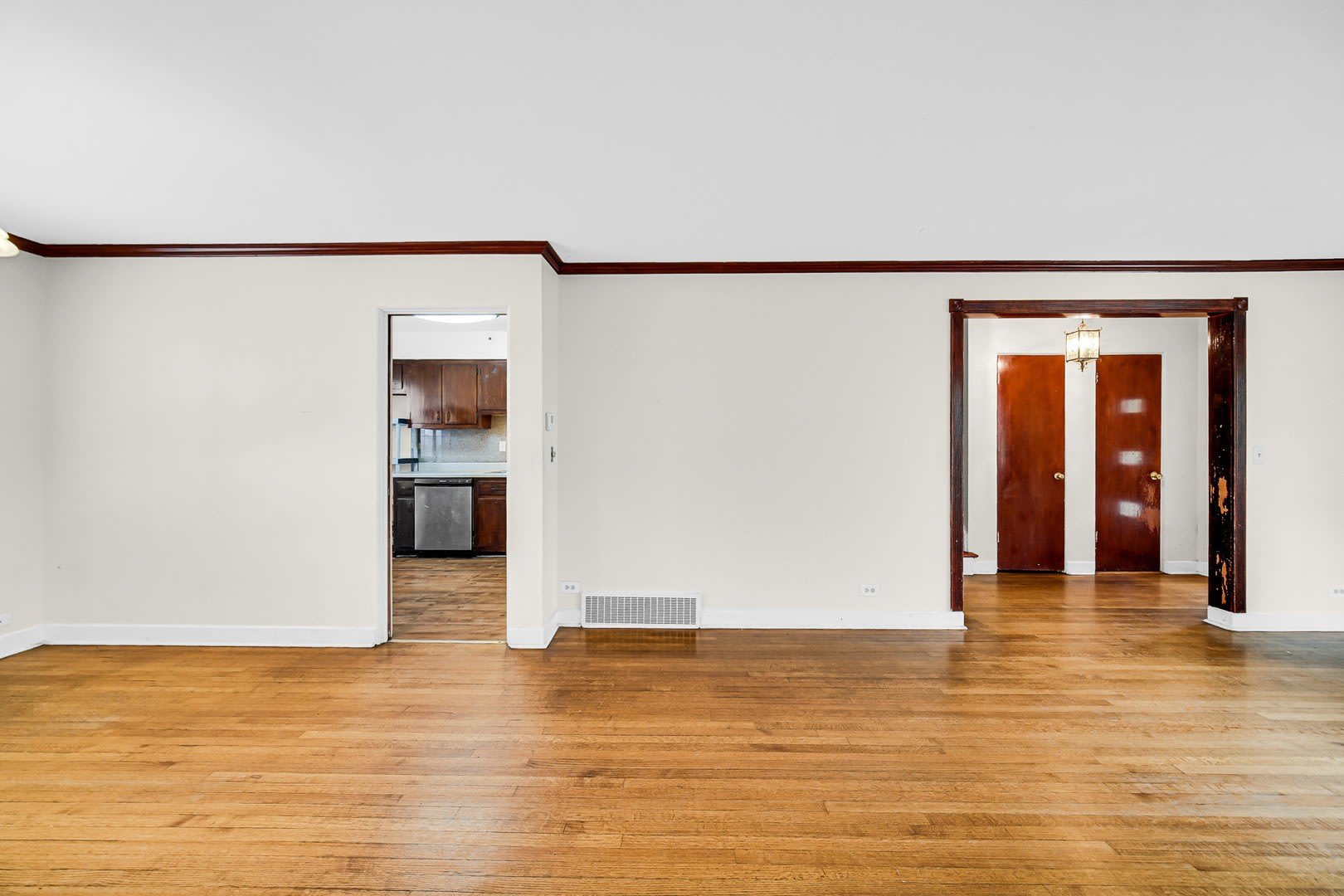 7248 N Ridge Boulevard – photo 3