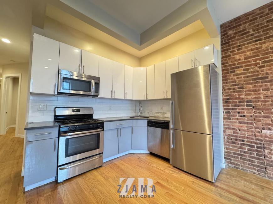 354 Myrtle Avenue – photo 1