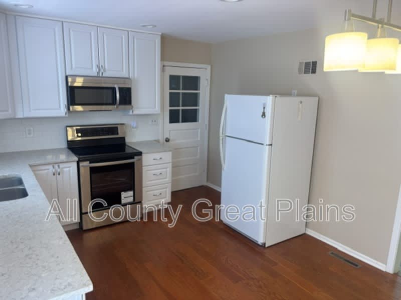 6101 W 58th Street – photo 3