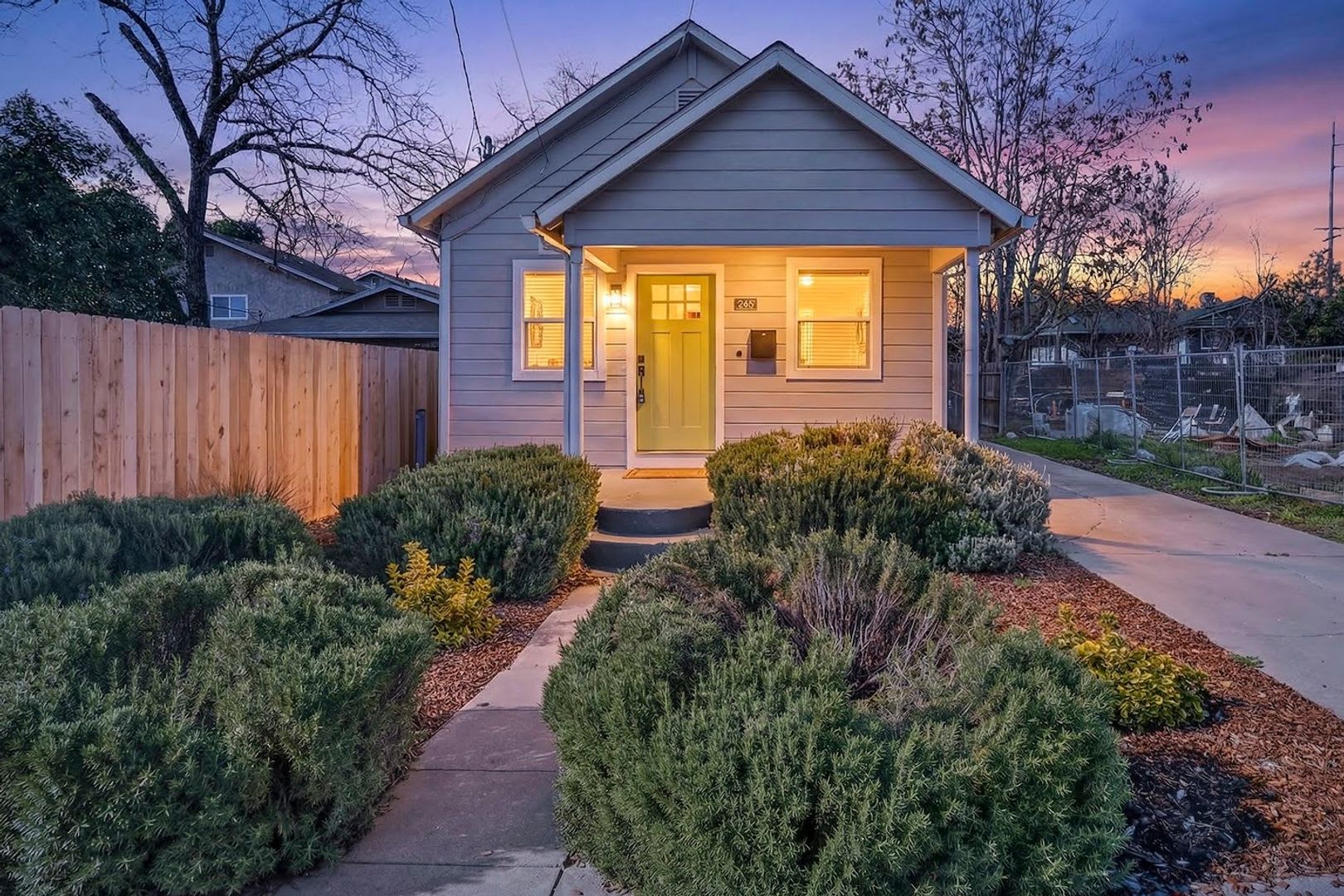 MOVE IN SPECIAL $3000 if lease signed by July 2026!! 3 Bedroom Home Close to CSUC! – photo 1