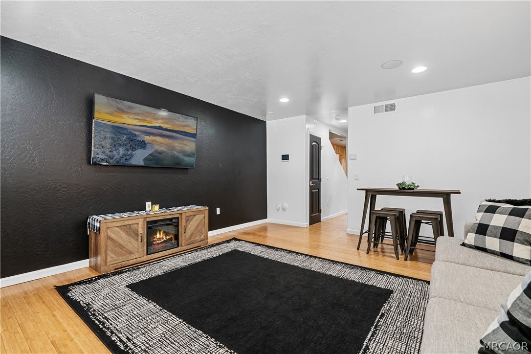 759 Los Angeles Avenue – photo 4