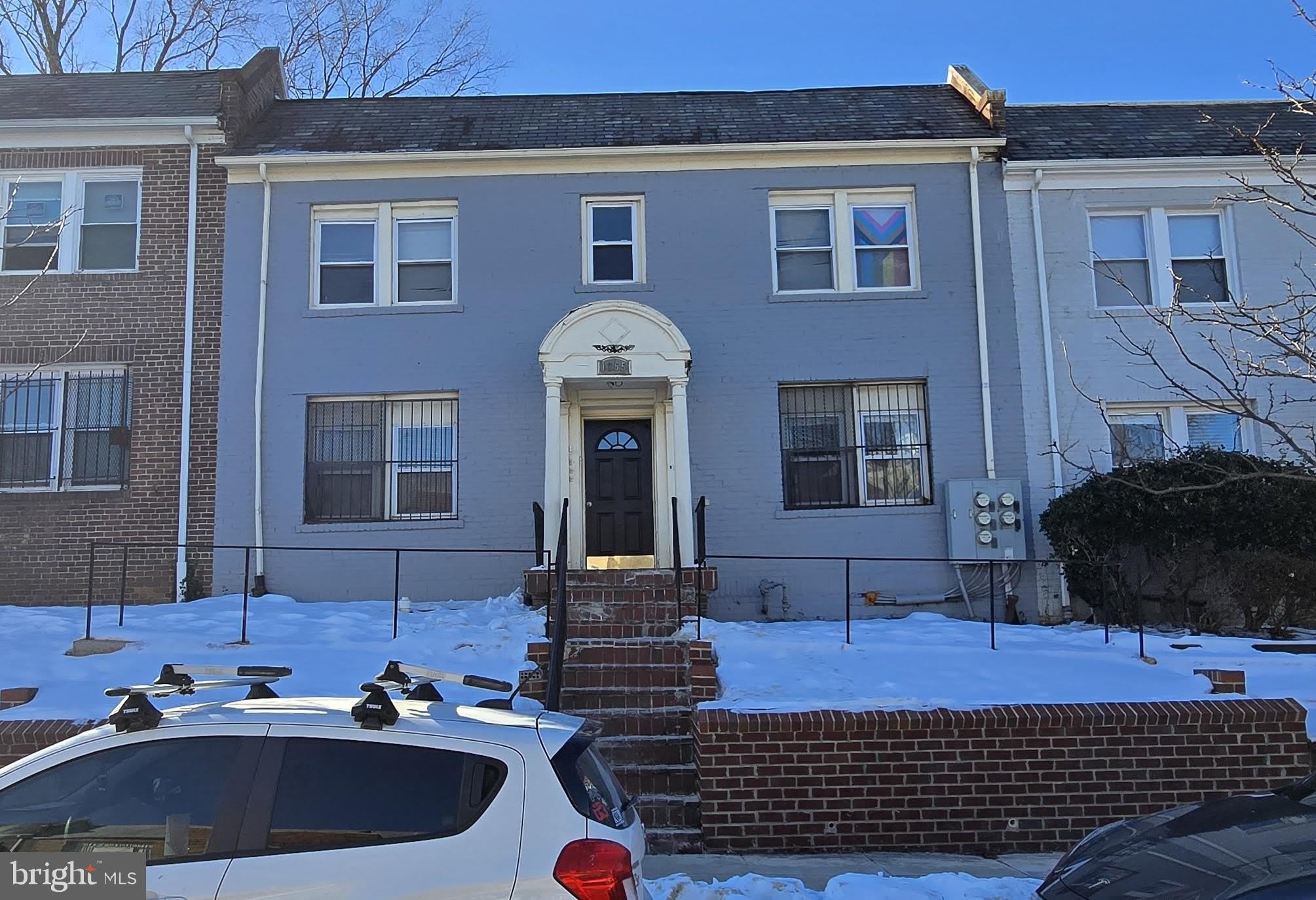 1255 MEIGS Place NE – photo 1