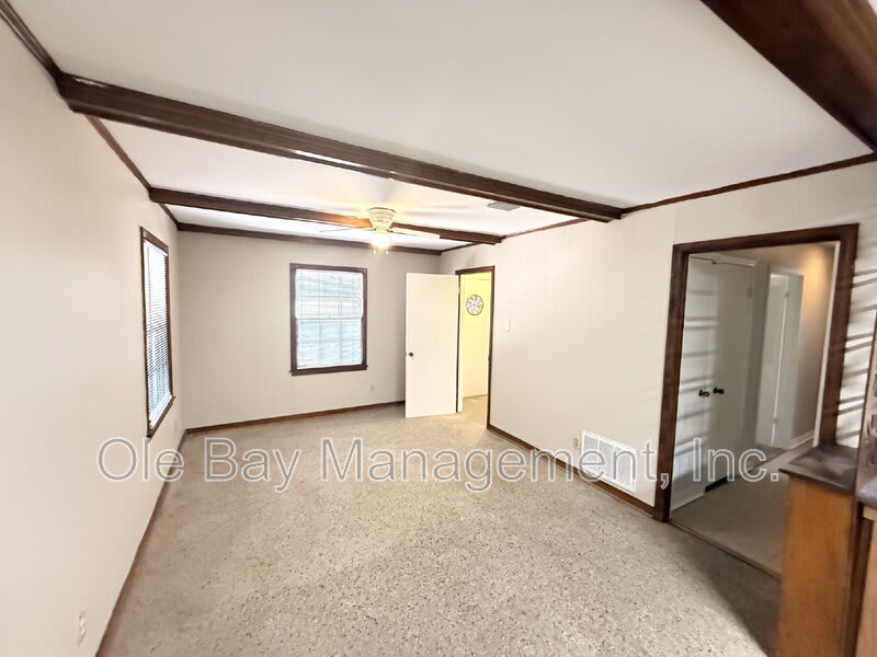 320 Syracuse Street – photo 2