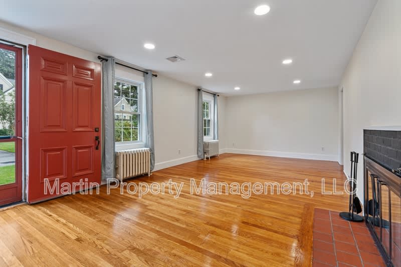 14 Gleason Road – photo 3