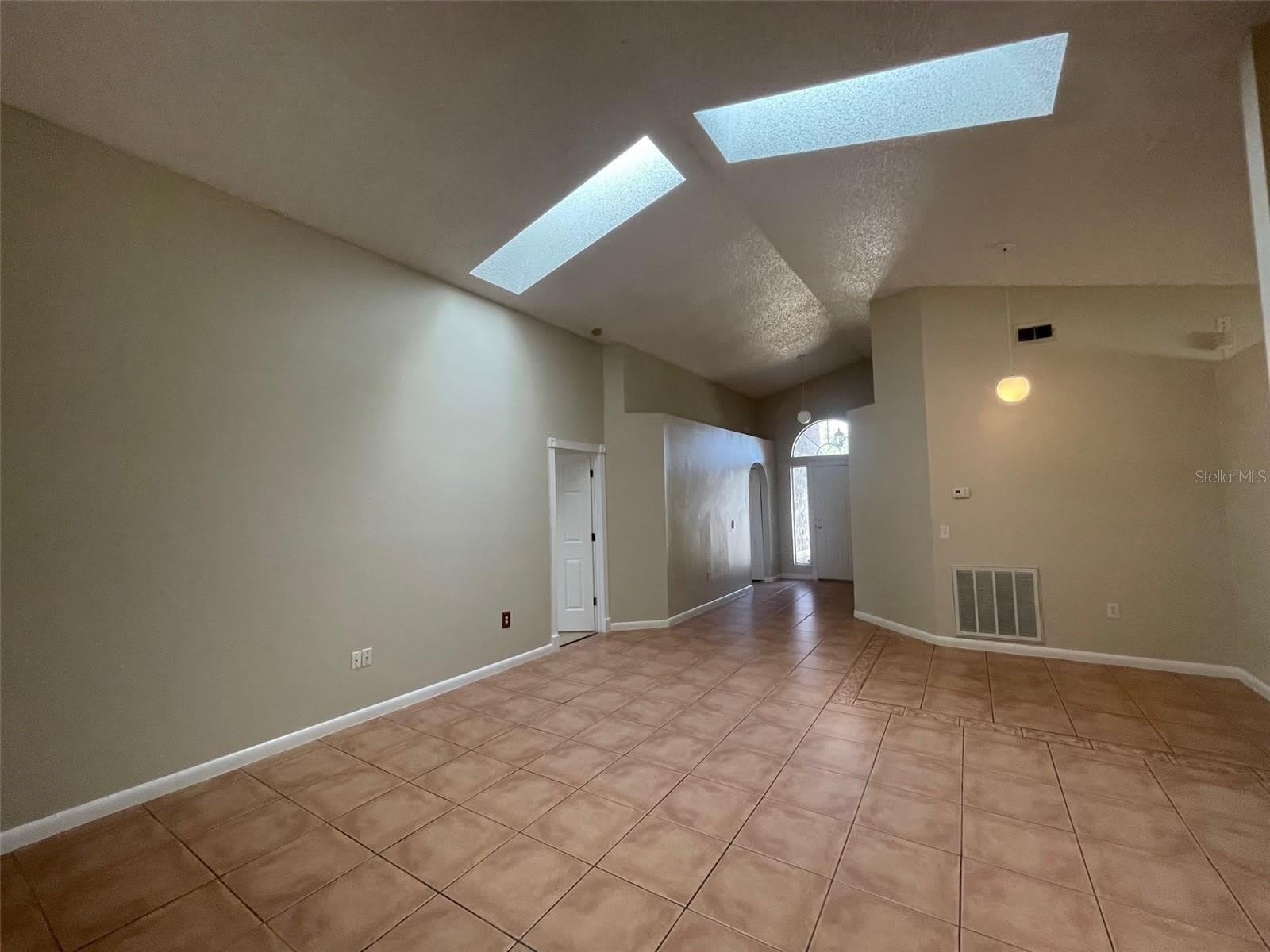 4312 IVEYGLEN Avenue – photo 2